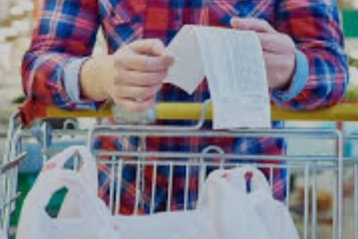 خیلی از کانادایی‌ها قصد دارند هزینه‌های خود را در سال آینده کاهش دهند